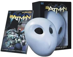 Batman: The Court of Owls Mask and Book Set