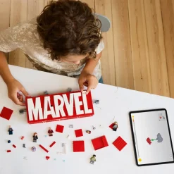 MARVEL logo og minifigurer (76313)