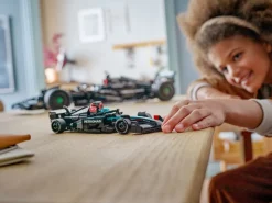 Mercedes-AMG F1 W15-racerbil (77244)