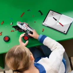 Monster Jam ThunderROARus med pullback-funksjon (42200)