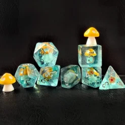 Novelty Mushroom Poly Blue, Yellow /Silver (7) Terningsett