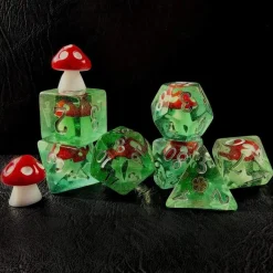 Novelty Mushroom Poly Green, Red /Silver (7) Terningsett