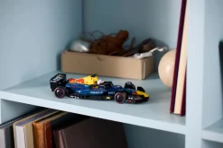 Oracle Red Bull Racing RB20 F1-racerbil (77243)