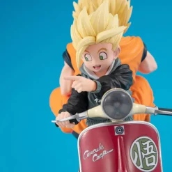 Super Saiyan Son Goku & Super Saiyan Son Gohan on Motorbike Desktop PVC Diorama 16 cm